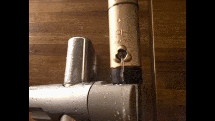 残り水を自動排出